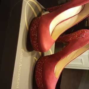 Like New  red Enzo Angiolini women pump